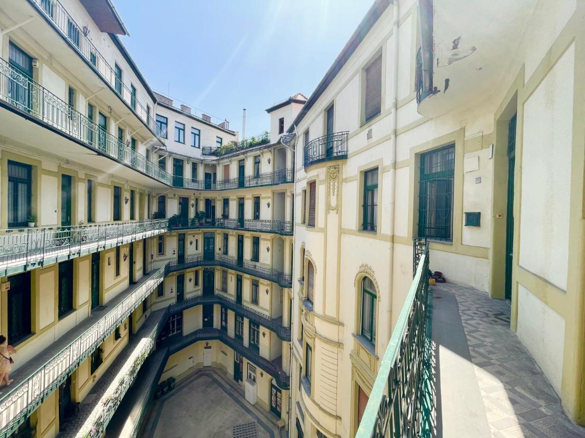 Friend Of Deak Ferenc Apartment Budapest Exterior photo